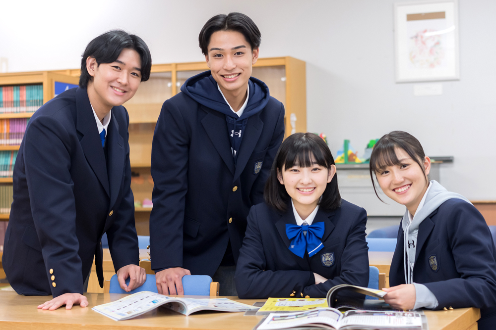 簡野学園の校章と、羽田国際高等学校ロゴマーク 羽田国際中学校・羽田国際高等学校(ティザーサイト|公式)| 学校法人簡野学園