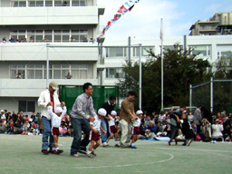 年長親子競技ムカデでＧＯ！ 